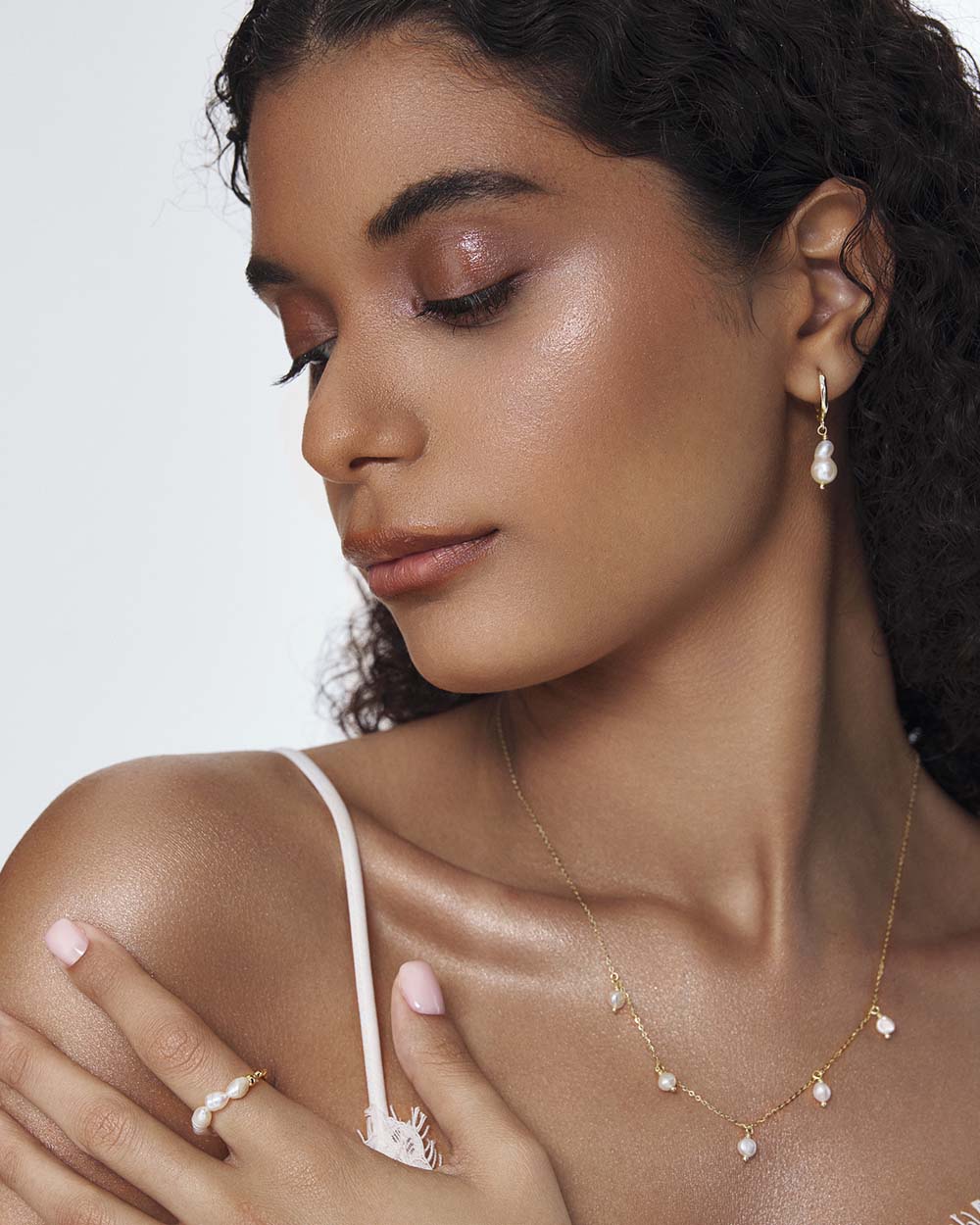 Cercei Pearl Me Up Huggies