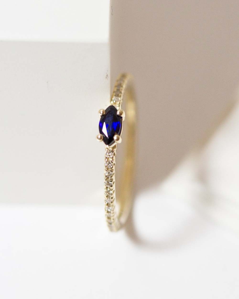 Inel Infinite Embrace