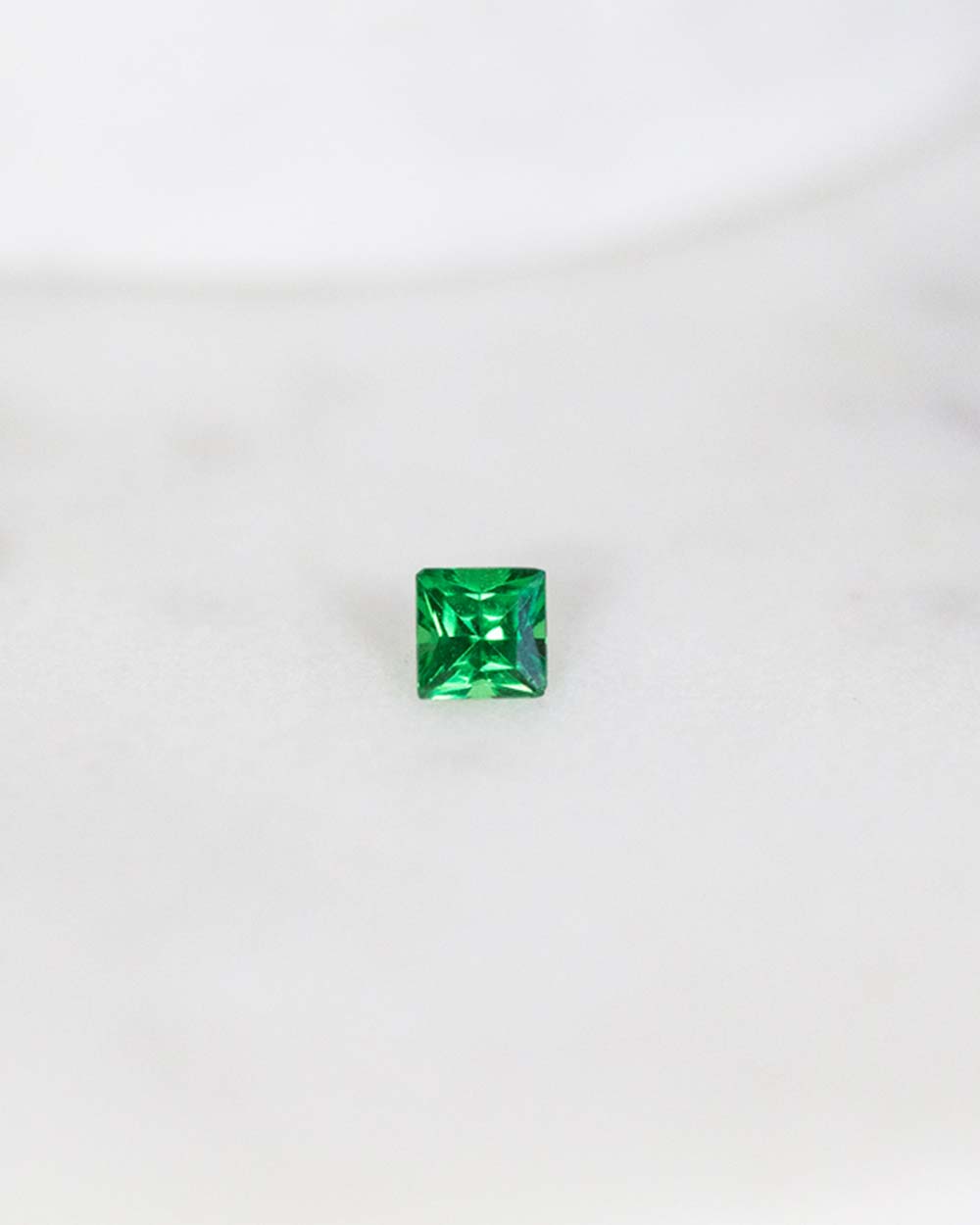 Tsavorit, Patrat, 0.38 ct